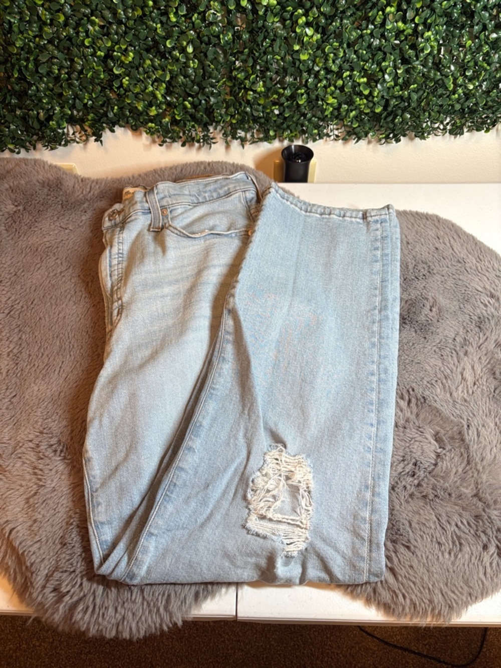 Madewell Distressed The Perfect Vintage Straight Jean Size 30